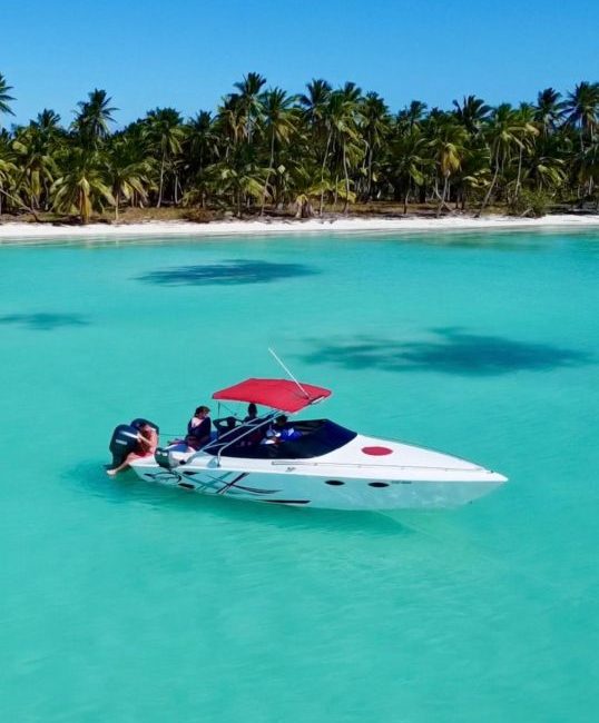 LUXURY SPEED BOAT