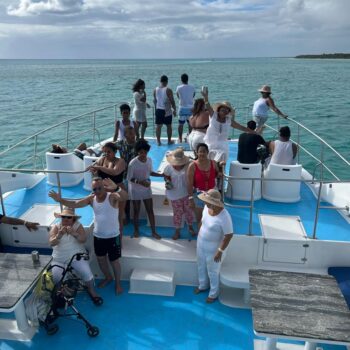 Motorized catamaran front part