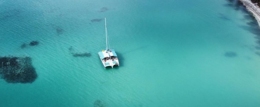Catamaran vue du ciel à la piscine naturelle de las palmillas