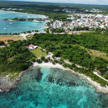 bayahibe-aerial-view-dominican-coast-quetzal.png
